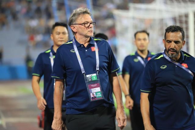 问鼎APP-专访特鲁西埃②：中越足球相似 要实现梦想应更开放