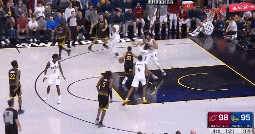 问鼎官网-库里再度拯救勇士！个人表现比全票MVP赛季更炸裂